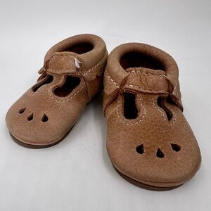 Freshly Picked Weathered Brown Mary Jane Baby Shoe 3